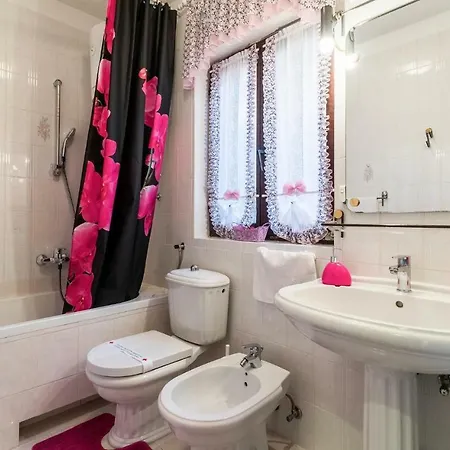 Four-bedroom Holiday In בית נופש *