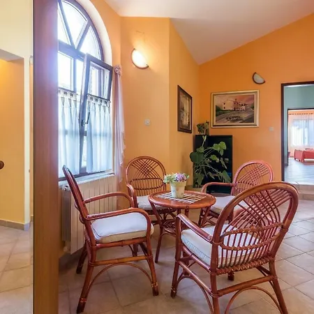 Four-bedroom Holiday In בית נופש *