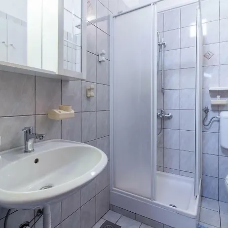 Four-bedroom Holiday In בית נופש *