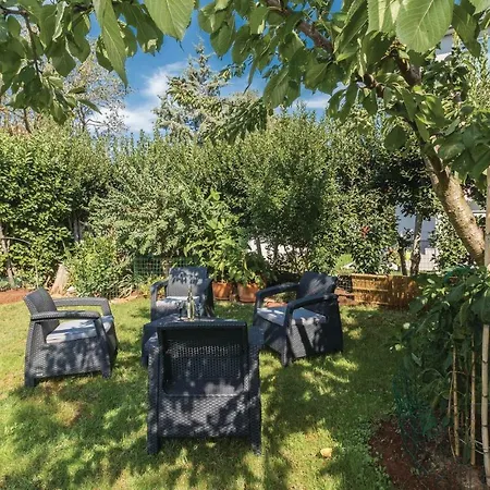 בית נופש Four-bedroom Holiday In *