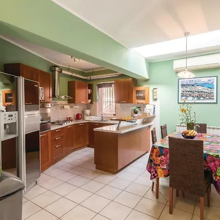 Four-bedroom Holiday In